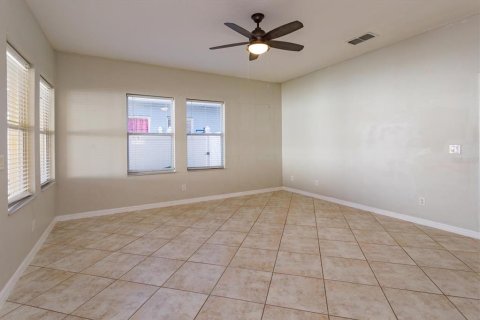 Casa en venta en Davenport, Florida, 5 dormitorios, 300.54 m2 № 2420542 - foto 12