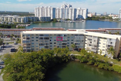 Condominio en venta en Aventura, Florida, 1 dormitorio, 70.88 m2 № 1709300 - foto 16