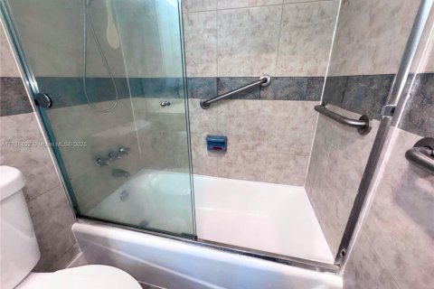 Condominio en venta en Aventura, Florida, 1 dormitorio, 70.88 m2 № 1709300 - foto 11
