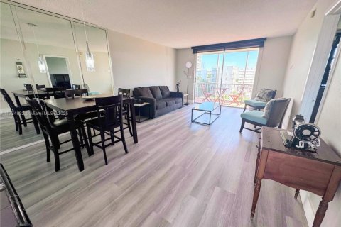 Condominio en venta en Aventura, Florida, 1 dormitorio, 70.88 m2 № 1709300 - foto 1