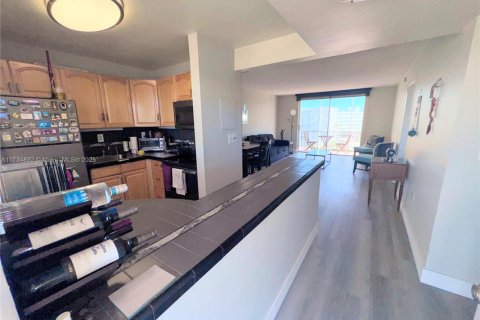 Condominio en venta en Aventura, Florida, 1 dormitorio, 70.88 m2 № 1709300 - foto 3