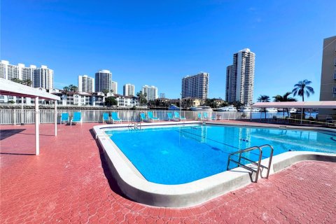 Condominio en venta en Aventura, Florida, 1 dormitorio, 70.88 m2 № 1709300 - foto 14