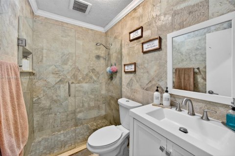Casa en venta en Miami, Florida, 4 dormitorios, 146.23 m2 № 1947821 - foto 14