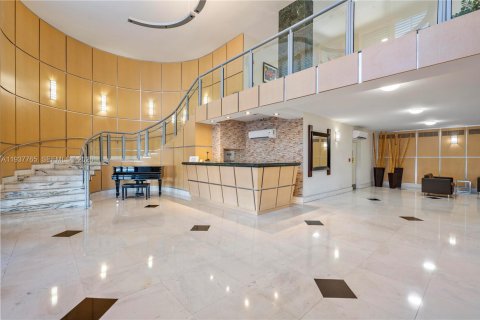 Снять в аренду кондоминиум в Майами-Бич, Флорида 2 спальни, 123.19м2, № 1995418 - фото 21