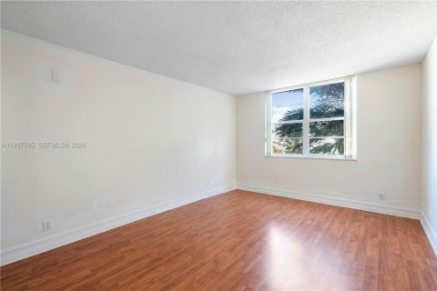 Снять в аренду кондоминиум в Майами-Бич, Флорида 2 спальни, 123.19м2, № 1995418 - фото 11