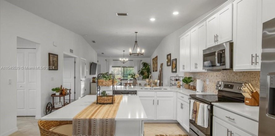 Condo à Ave Maria, Floride, 3 chambres  № 1049517