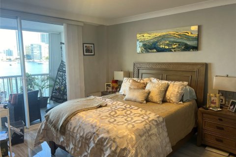 Copropriété à vendre à Hallandale Beach, Floride: 2 chambres, 90.12 m2 № 2013928 - photo 12