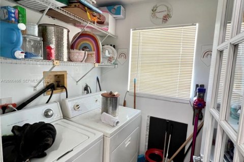 Condominio en venta en Cutler Bay, Florida, 2 dormitorios, 87.33 m2 № 2170157 - foto 13