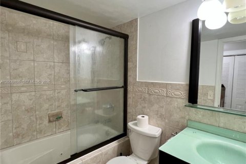 Condominio en venta en Cutler Bay, Florida, 2 dormitorios, 87.33 m2 № 2170157 - foto 11