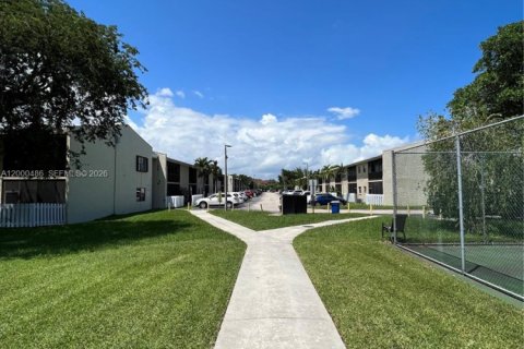 Condominio en venta en Cutler Bay, Florida, 2 dormitorios, 87.33 m2 № 2170157 - foto 16