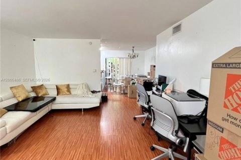 Condominio en venta en Cutler Bay, Florida, 2 dormitorios, 87.33 m2 № 2170157 - foto 3