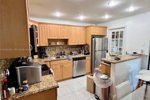 Condominio en venta en Cutler Bay, Florida, 2 dormitorios, 87.33 m2 № 2170157 - foto 5