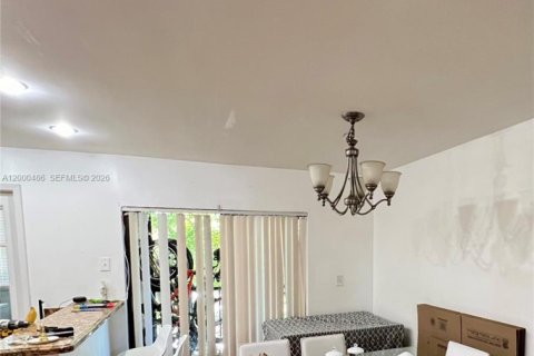 Condominio en venta en Cutler Bay, Florida, 2 dormitorios, 87.33 m2 № 2170157 - foto 6