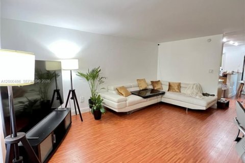 Condominio en venta en Cutler Bay, Florida, 2 dormitorios, 87.33 m2 № 2170157 - foto 2