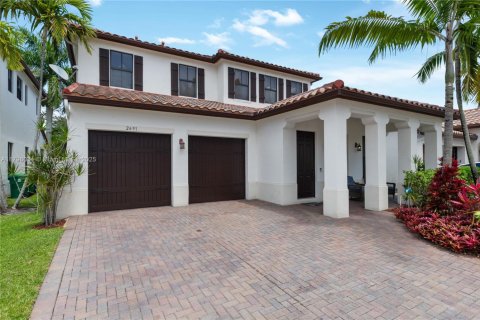 House in Cooper City, Florida 4 bedrooms, 252.69 sq.m. № 1683776 - photo 1