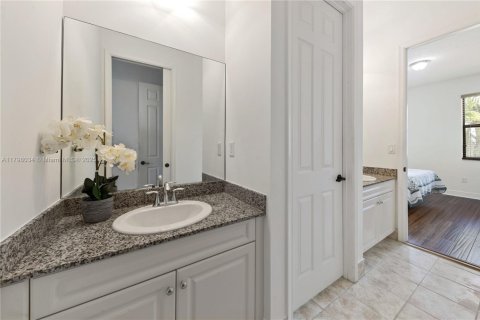House in Cooper City, Florida 4 bedrooms, 252.69 sq.m. № 1683776 - photo 25
