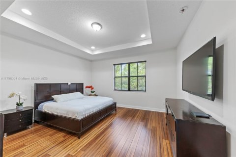 House in Cooper City, Florida 4 bedrooms, 252.69 sq.m. № 1683776 - photo 18