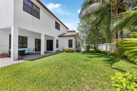 House in Cooper City, Florida 4 bedrooms, 252.69 sq.m. № 1683776 - photo 30