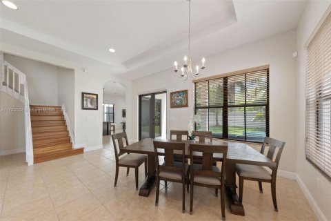 House in Cooper City, Florida 4 bedrooms, 252.69 sq.m. № 1683776 - photo 6