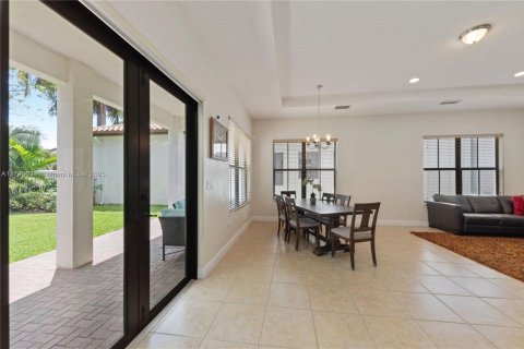 House in Cooper City, Florida 4 bedrooms, 252.69 sq.m. № 1683776 - photo 15