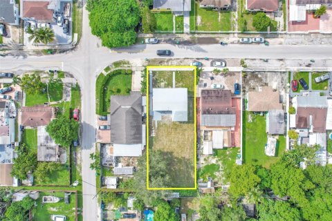 House in Miami, Florida 3 bedrooms, 96.15 sq.m. № 1927105 - photo 3