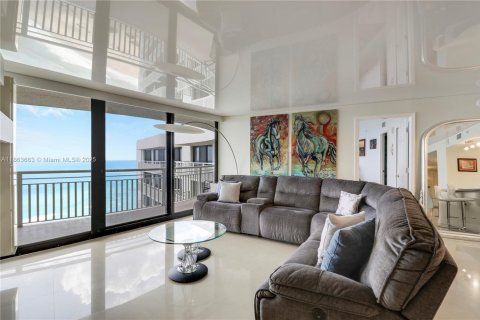 Condominio en venta en Riviera Beach, Florida, 2 dormitorios № 1892643 - foto 30