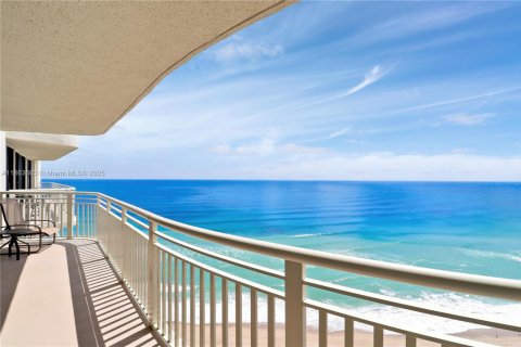 Condominio en venta en Riviera Beach, Florida, 2 dormitorios № 1892643 - foto 28