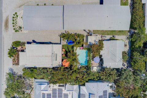 House in Anna Maria, Florida 4 bedrooms, 203.18 sq.m. № 1791197 - photo 2