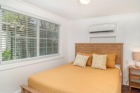 House in Anna Maria, Florida 4 bedrooms, 203.18 sq.m. № 1791197 - photo 25