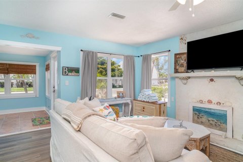 House in Anna Maria, Florida 4 bedrooms, 203.18 sq.m. № 1791197 - photo 9