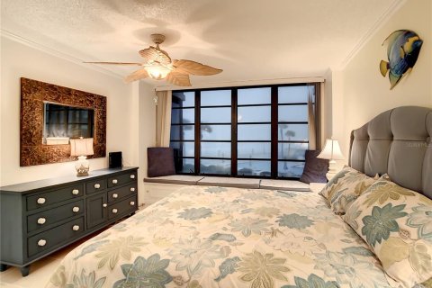 Condo in Redington Shores, Florida, 2 bedrooms № 2209543 - photo 30