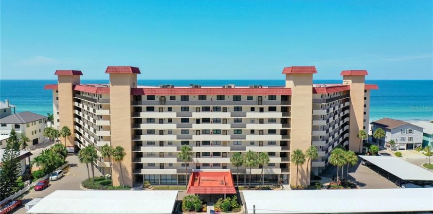Condo in Redington Shores, Florida, 2 bedrooms № 2209543