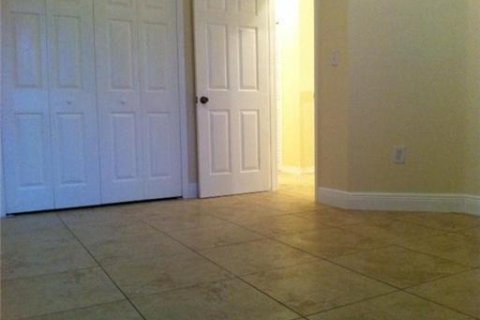 Touwnhouse à louer à Miami, Floride: 3 chambres, 157 m2 № 2439399 - photo 6