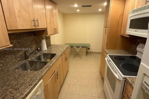 Copropriété à vendre à Miami Beach, Floride: 2 chambres, 149.11 m2 № 2028200 - photo 8