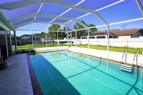 Villa ou maison à vendre à Port Charlotte, Floride: 2 chambres, 115.85 m2 № 2424106 - photo 15