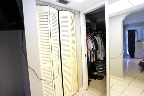 Villa ou maison à vendre à Port Charlotte, Floride: 2 chambres, 115.85 m2 № 2424106 - photo 13