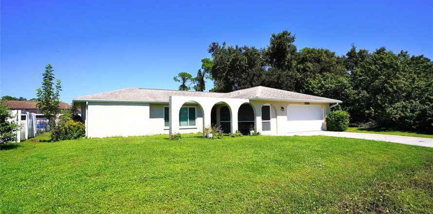 Villa ou maison à Port Charlotte, Floride 2 chambres, 115.85 m2 № 2424106