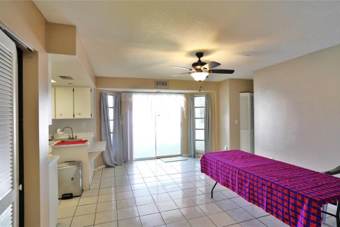 Villa ou maison à vendre à Port Charlotte, Floride: 2 chambres, 115.85 m2 № 2424106 - photo 6