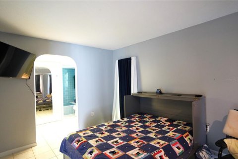 Villa ou maison à vendre à Port Charlotte, Floride: 2 chambres, 115.85 m2 № 2424106 - photo 11