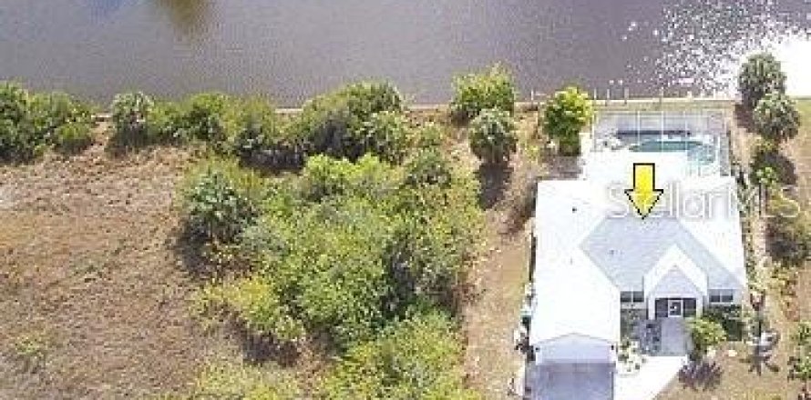Villa ou maison à Port Charlotte, Floride 3 chambres, 155.15 m2 № 2220510