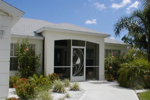 Villa ou maison à vendre à Port Charlotte, Floride: 3 chambres, 155.15 m2 № 2220510 - photo 2