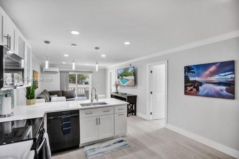 Copropriété à vendre à Fort Lauderdale, Floride: 2 chambres, 78.97 m2 № 1979428 - photo 12