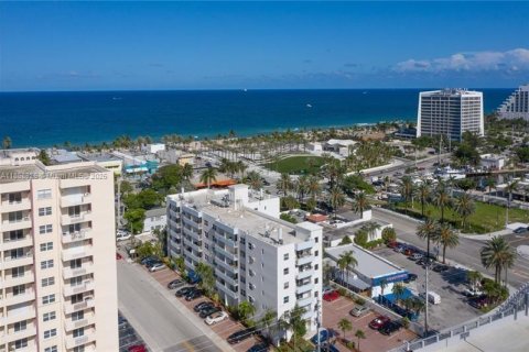 Copropriété à vendre à Fort Lauderdale, Floride: 2 chambres, 78.97 m2 № 1979428 - photo 4