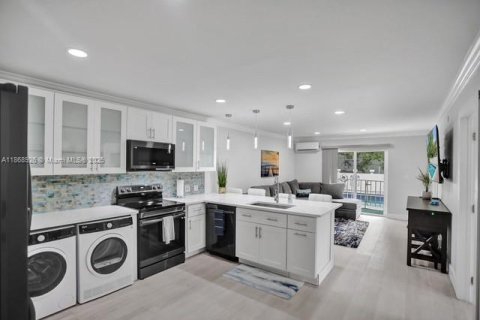 Copropriété à vendre à Fort Lauderdale, Floride: 2 chambres, 78.97 m2 № 1979428 - photo 11