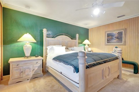 House in Miami, Florida 4 bedrooms, 278.43 sq.m. № 1989625 - photo 16