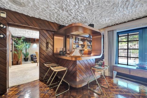 House in Miami, Florida 4 bedrooms, 278.43 sq.m. № 1989625 - photo 24