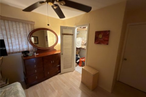 Villa ou maison à vendre à Tamarac, Floride: 2 chambres, 93.09 m2 № 2075047 - photo 15