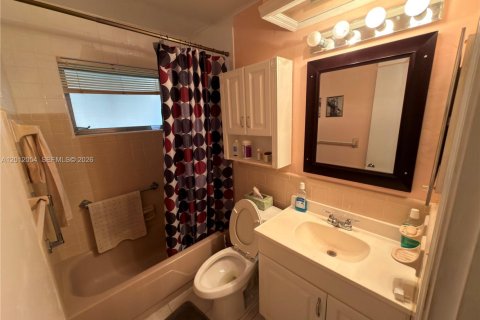 Villa ou maison à vendre à Tamarac, Floride: 2 chambres, 93.09 m2 № 2075047 - photo 8