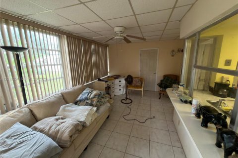 Villa ou maison à vendre à Tamarac, Floride: 2 chambres, 93.09 m2 № 2075047 - photo 5