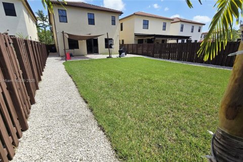 Villa ou maison à louer à Doral, Floride: 5 chambres, 277.96 m2 № 1946917 - photo 17